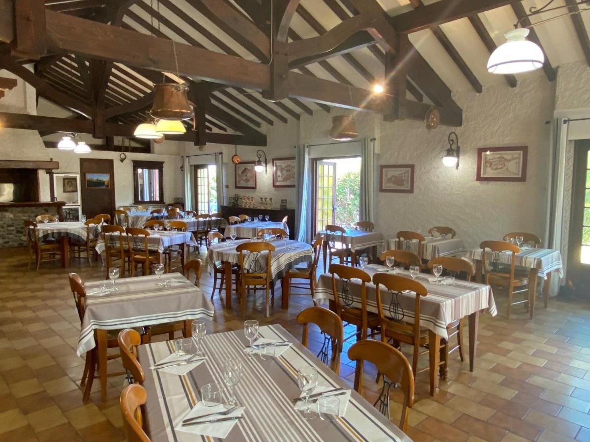 Auberge Chez Tante Ursule 康博莱班 外观 照片