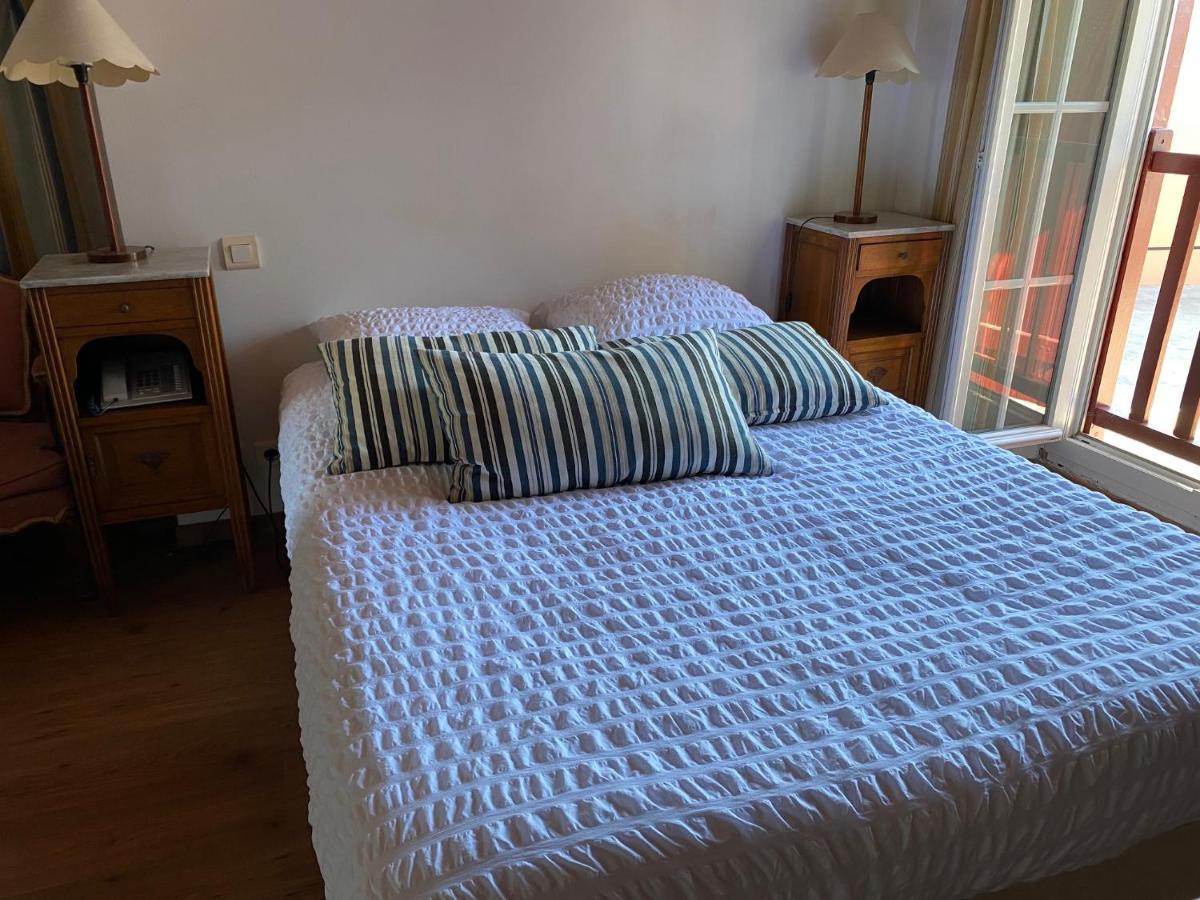 Auberge Chez Tante Ursule 康博莱班 外观 照片