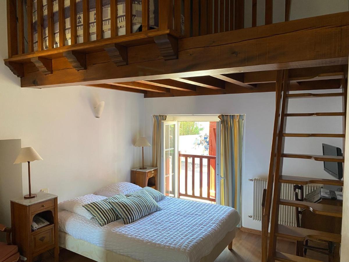 Auberge Chez Tante Ursule 康博莱班 外观 照片
