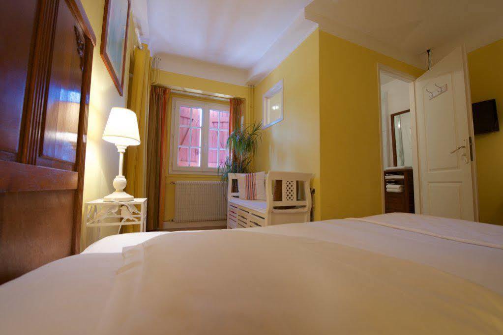 Auberge Chez Tante Ursule 康博莱班 外观 照片