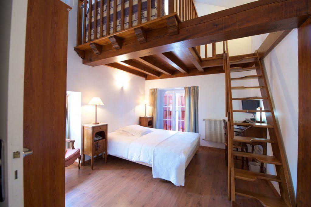 Auberge Chez Tante Ursule 康博莱班 外观 照片