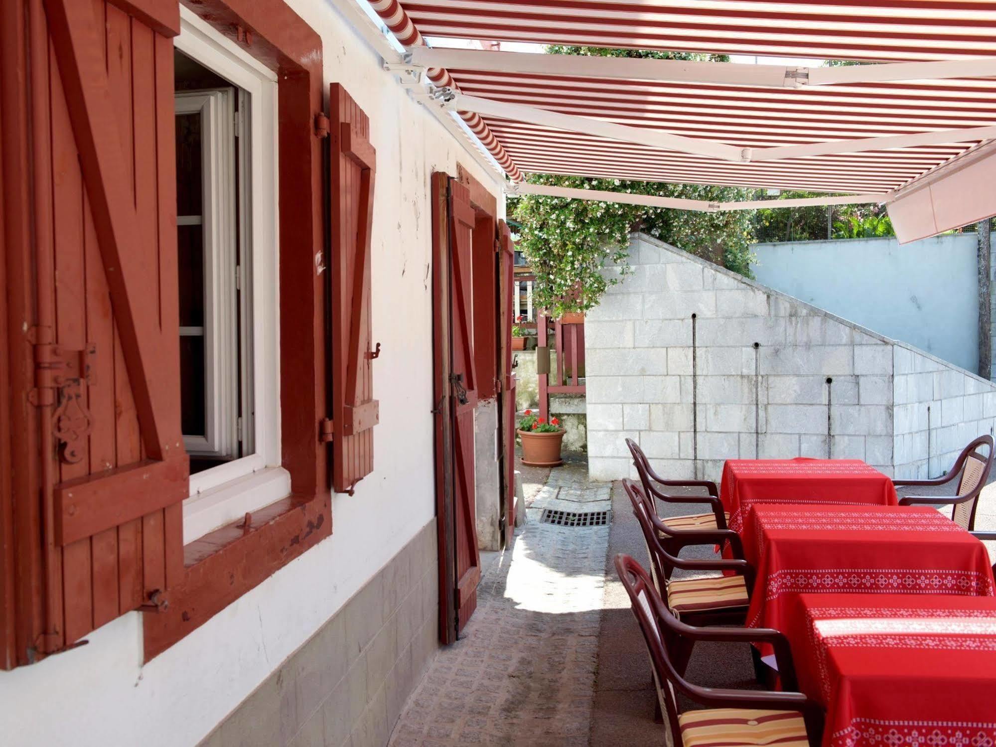 Auberge Chez Tante Ursule 康博莱班 外观 照片